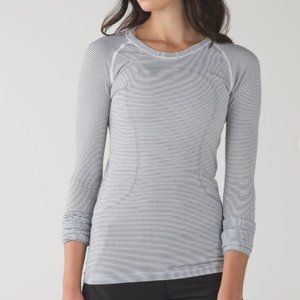 Lululemon Swiftly Tech Long Sleeve Size 6